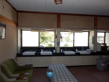 Gokayama Ryokan Yoshinoya,,2 star
