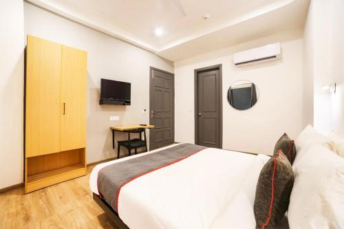 Hotel Golden Saffron,,3 star
