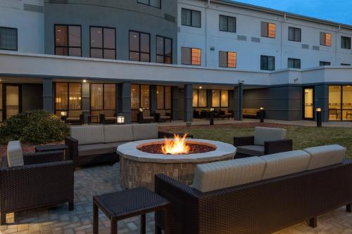 sonesta essential junction city
