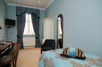 ye olde bell hotel and spa