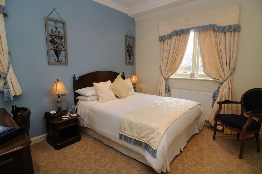 ye olde bell hotel and spa