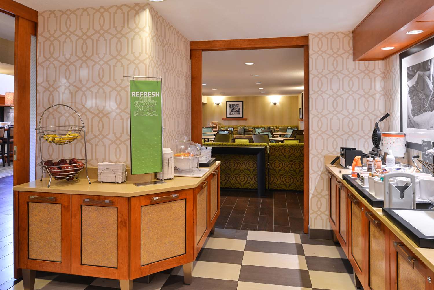 hampton inn and suites by hilton calgary university northwest