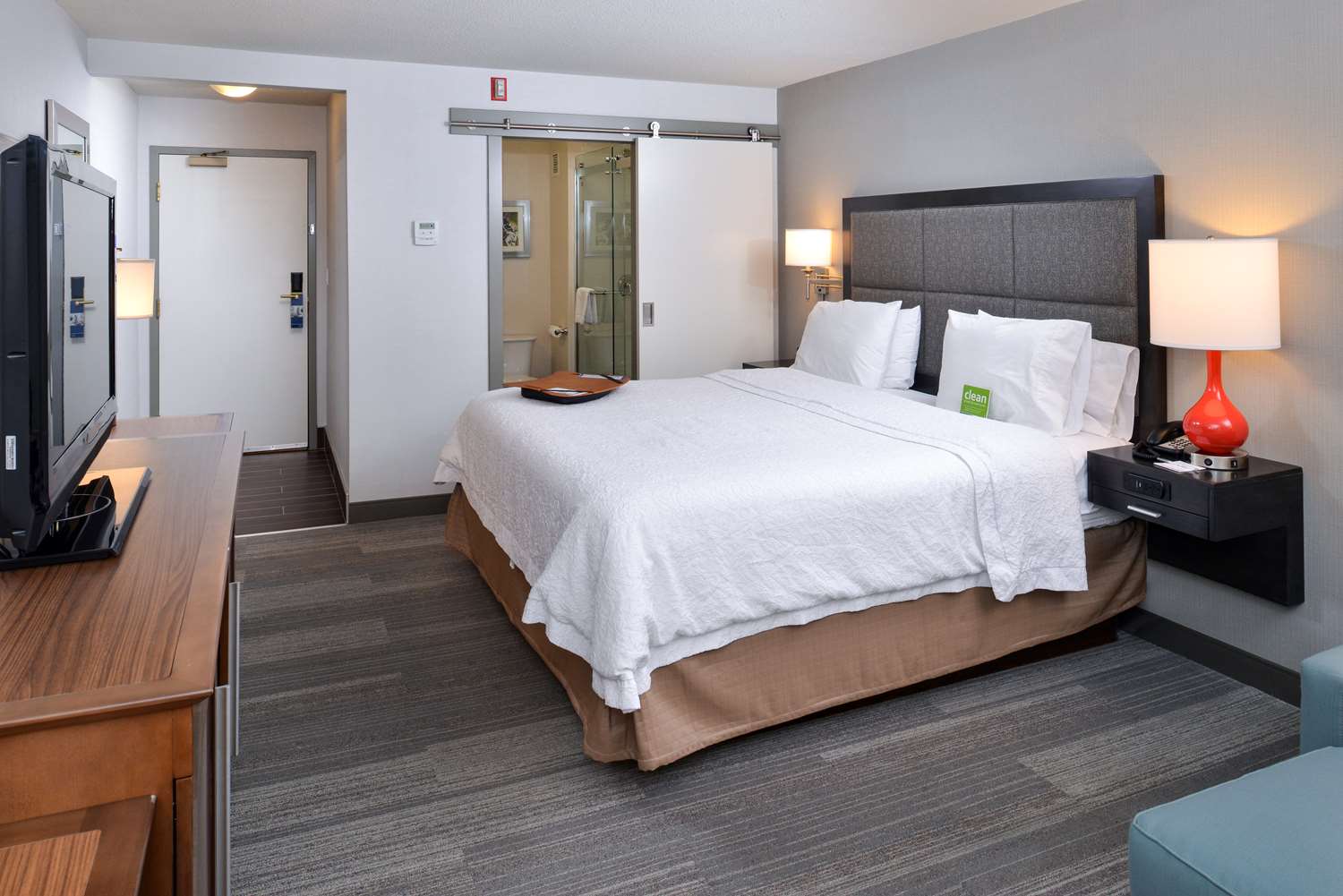 hampton inn and suites by hilton calgary university northwest