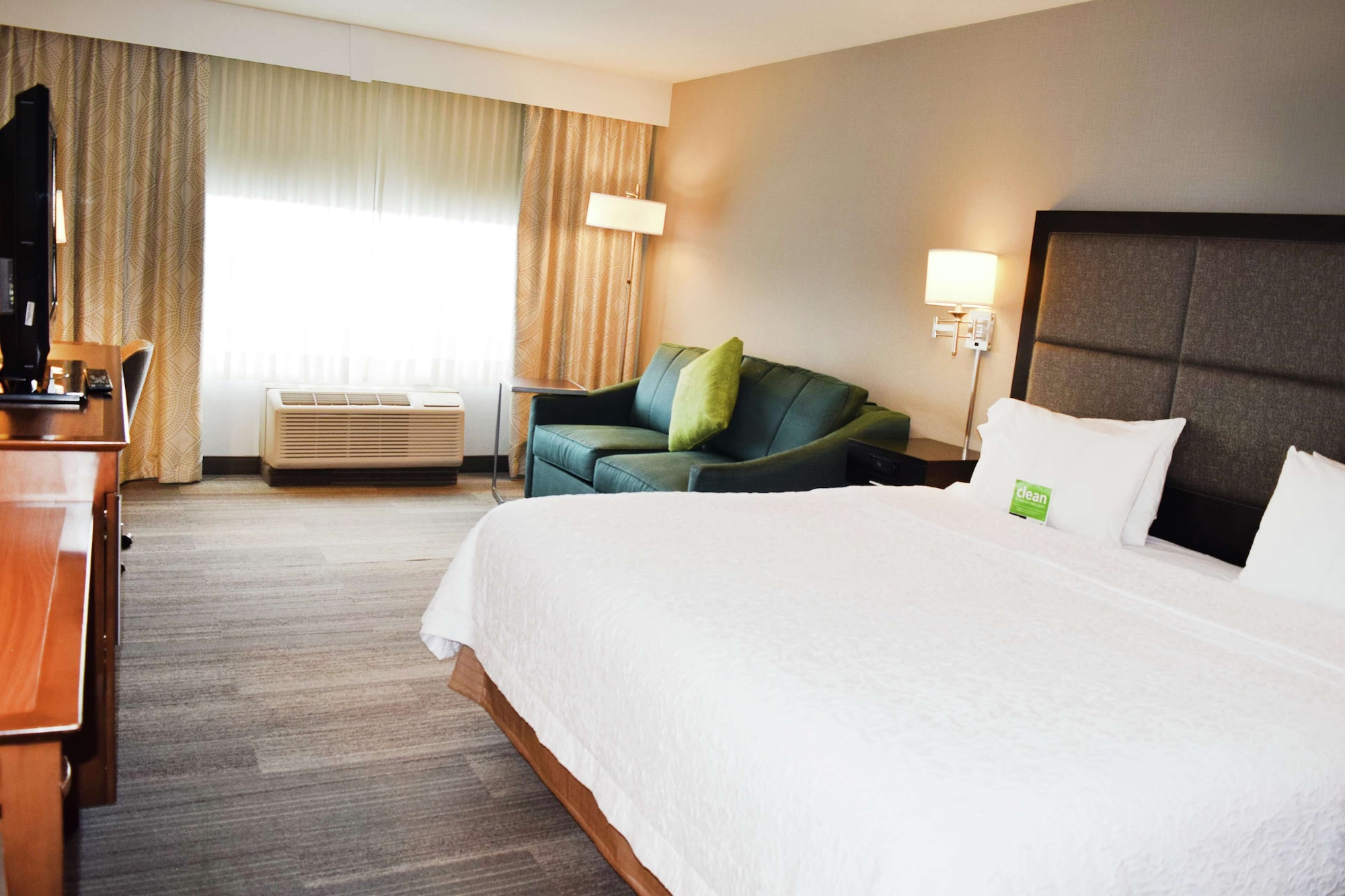 hampton inn and suites by hilton calgary university northwest