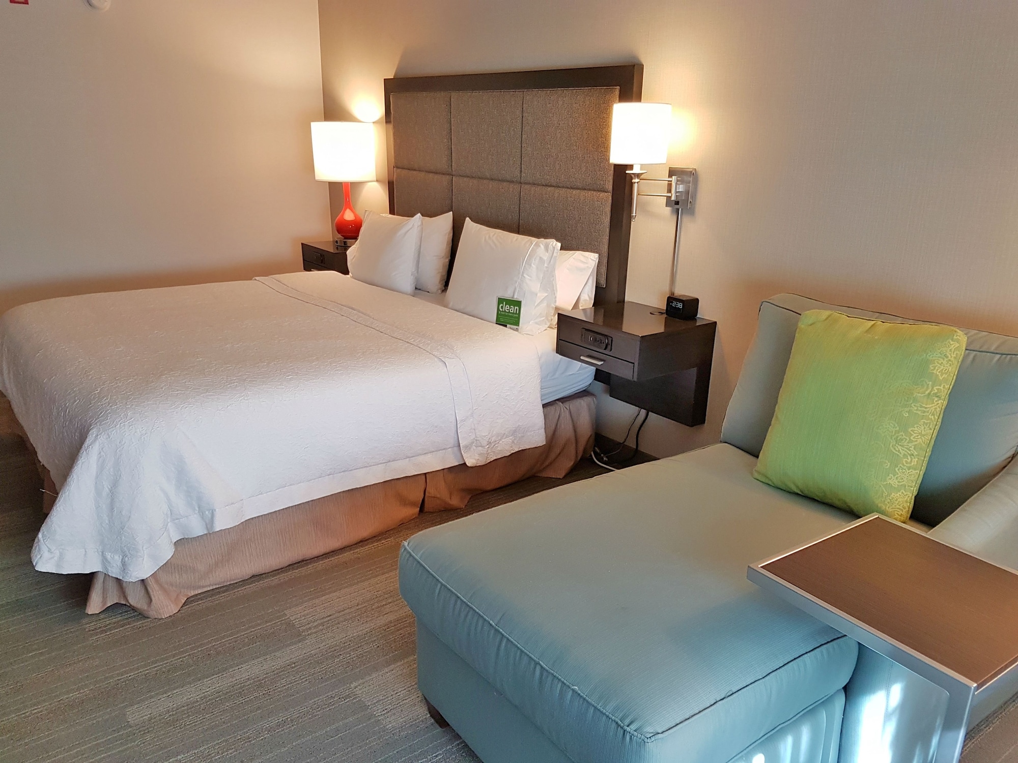 hampton inn and suites by hilton calgary university northwest
