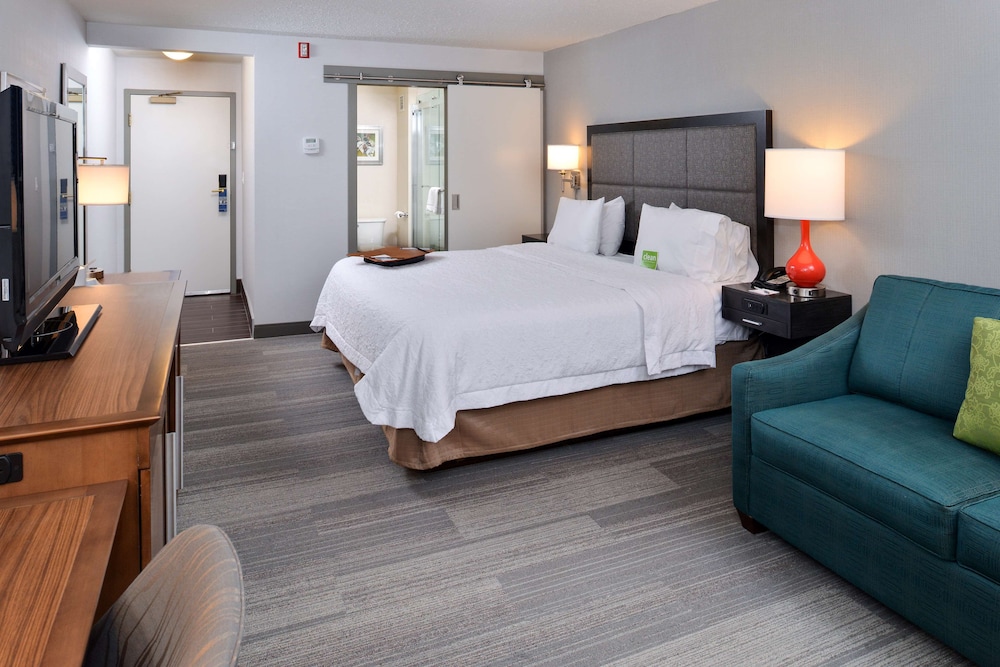 hampton inn and suites by hilton calgary university northwest