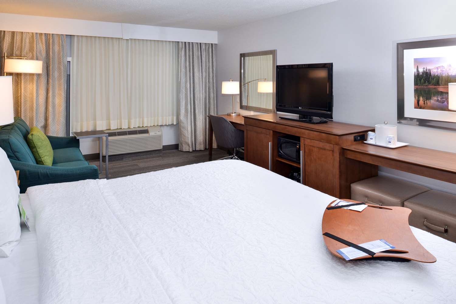 hampton inn and suites by hilton calgary university northwest
