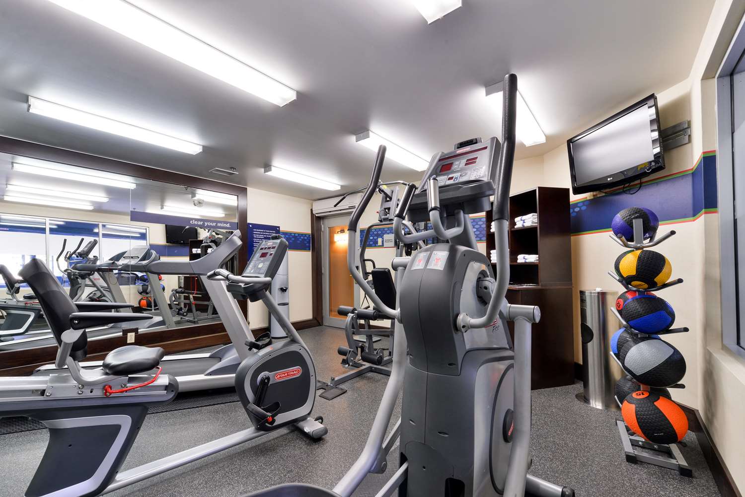 hampton inn and suites by hilton calgary university northwest