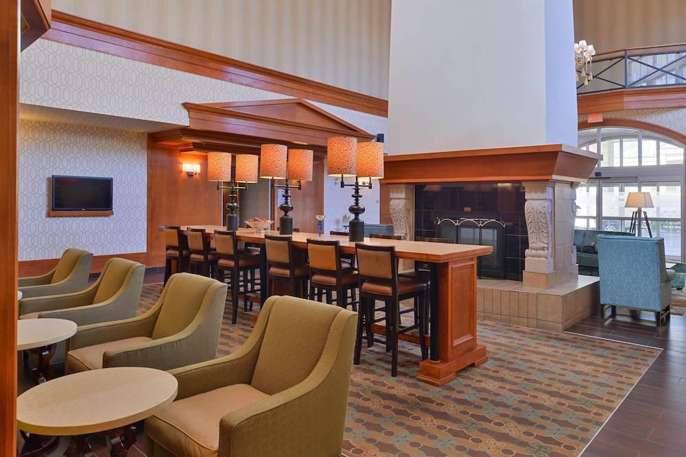 hampton inn and suites by hilton calgary university northwest