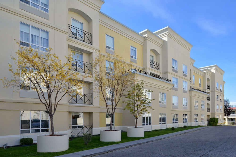 hampton inn and suites by hilton calgary university northwest