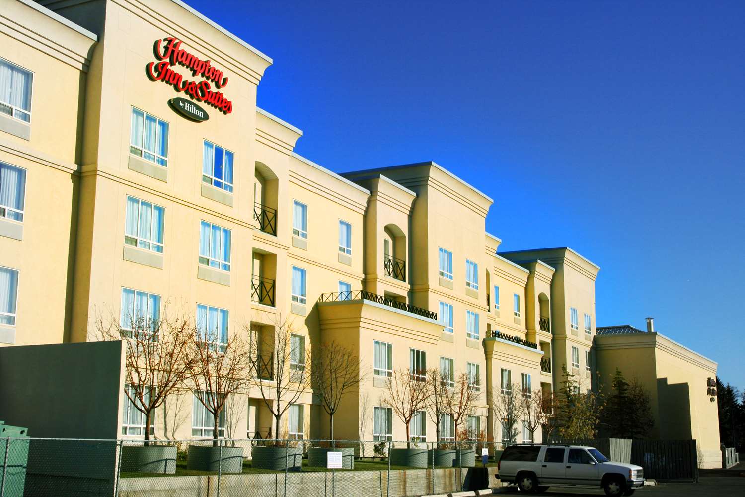 hampton inn and suites by hilton calgary university northwest