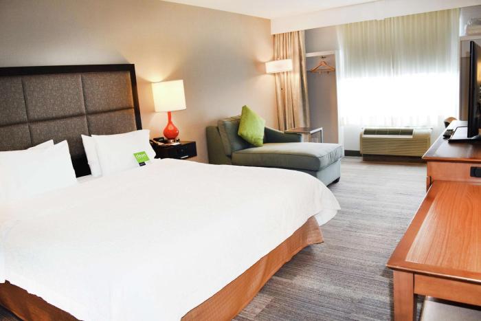 hampton inn and suites by hilton calgary university northwest