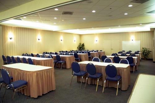 hampton inn and suites by hilton calgary university northwest