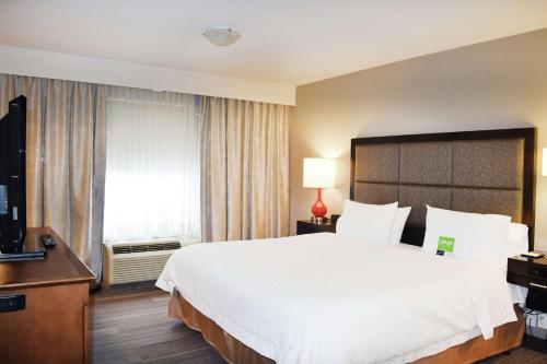 hampton inn and suites by hilton calgary university northwest