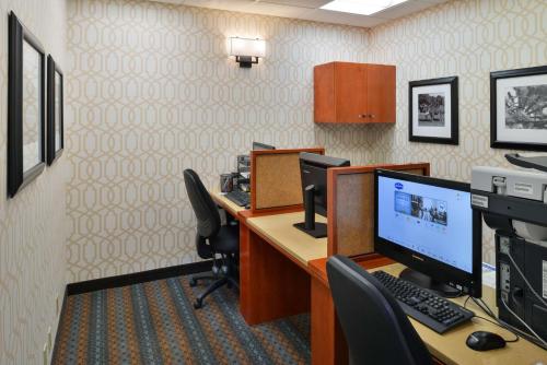hampton inn and suites by hilton calgary university northwest