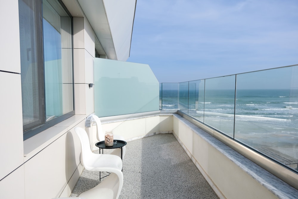 blue chic apartment building stefan mamaia nord