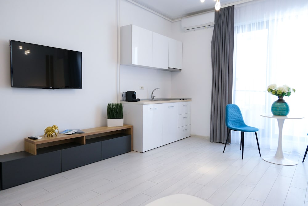 blue chic apartment building stefan mamaia nord