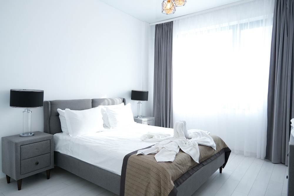 blue chic apartment building stefan mamaia nord