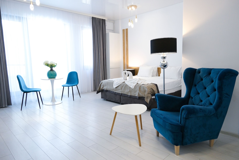 blue chic apartment building stefan mamaia nord