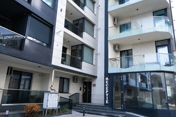blue chic apartment building stefan mamaia nord