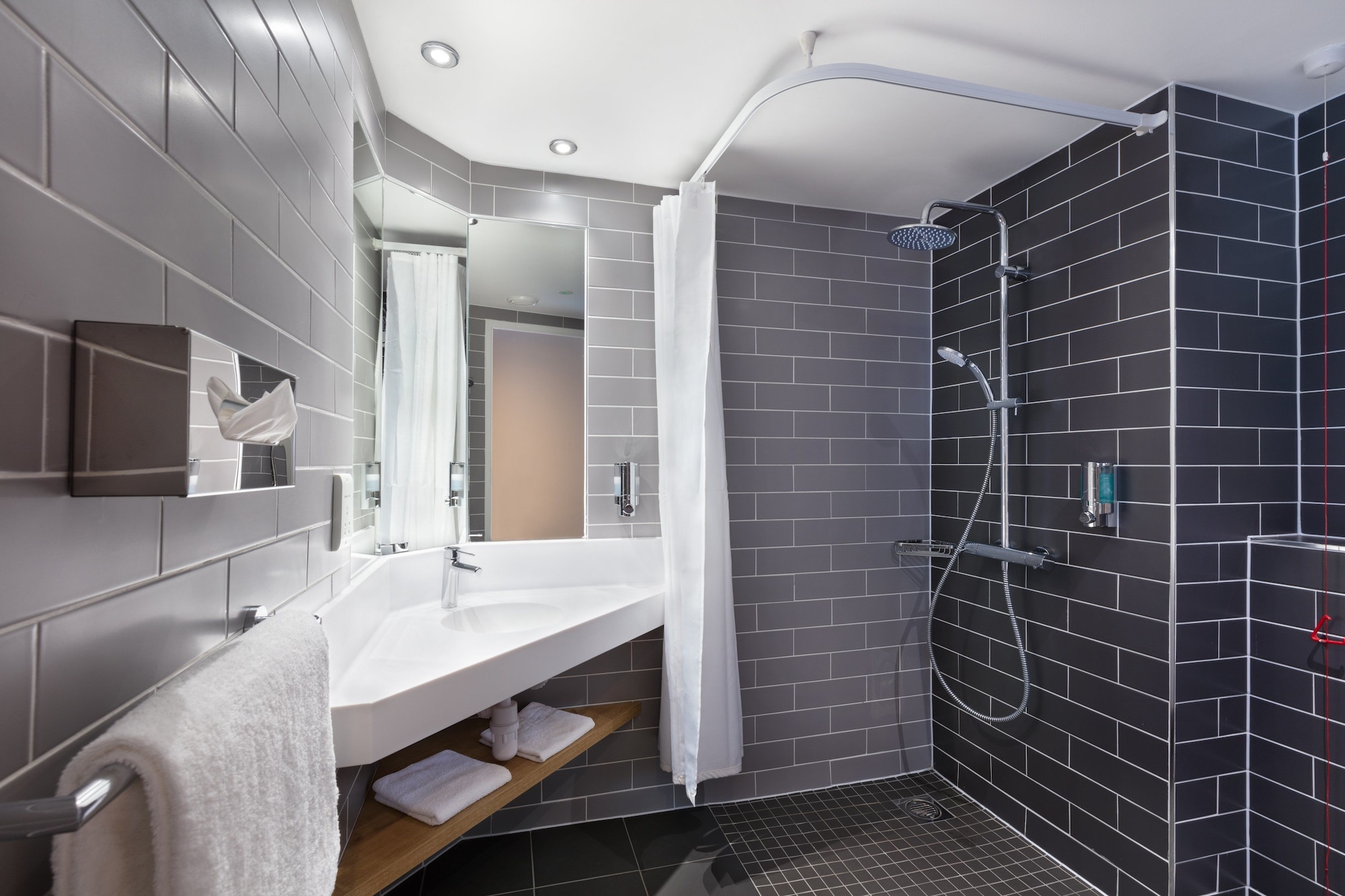 holiday inn express strathclyde park m74 jct 5