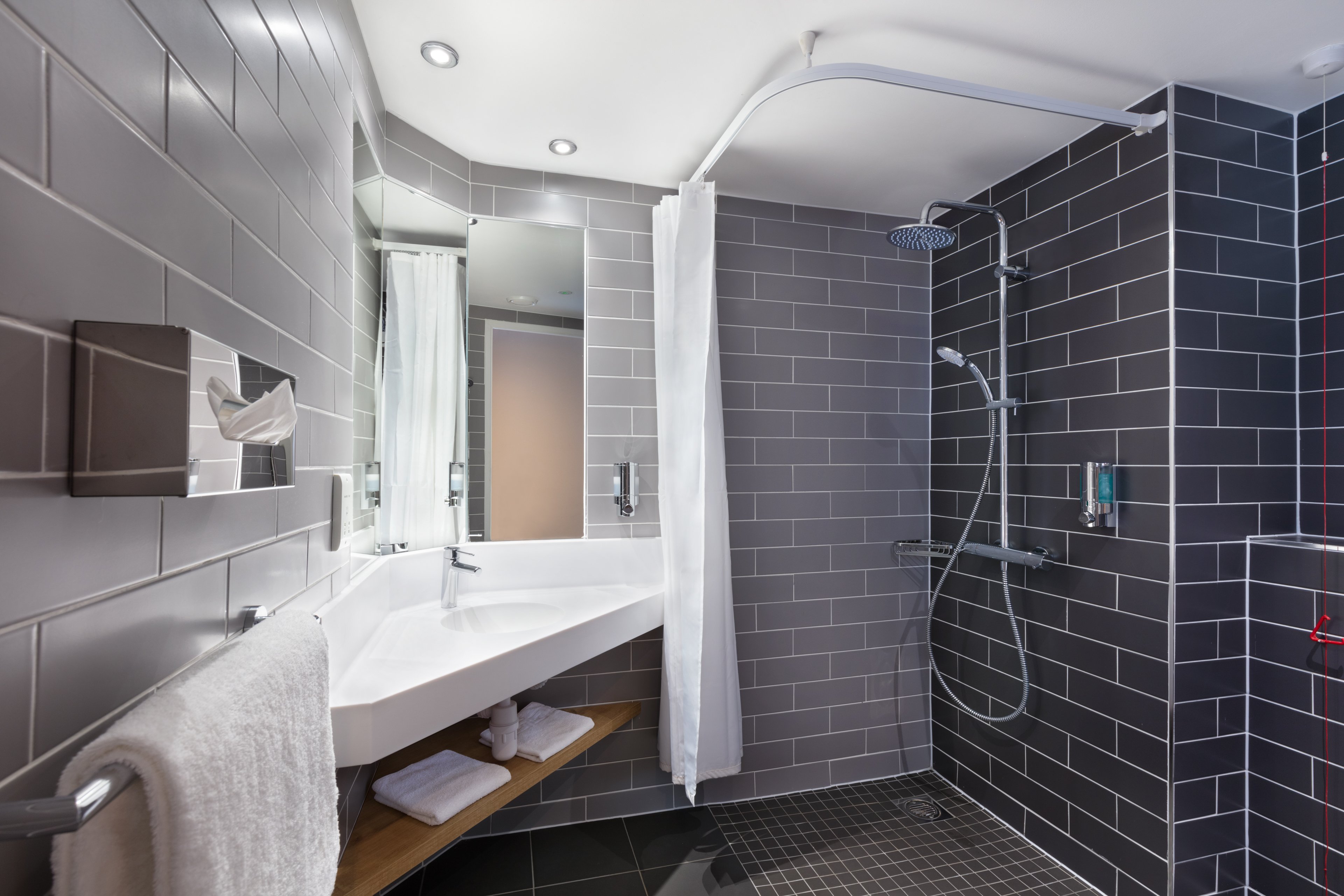 holiday inn express strathclyde park m74 jct 5
