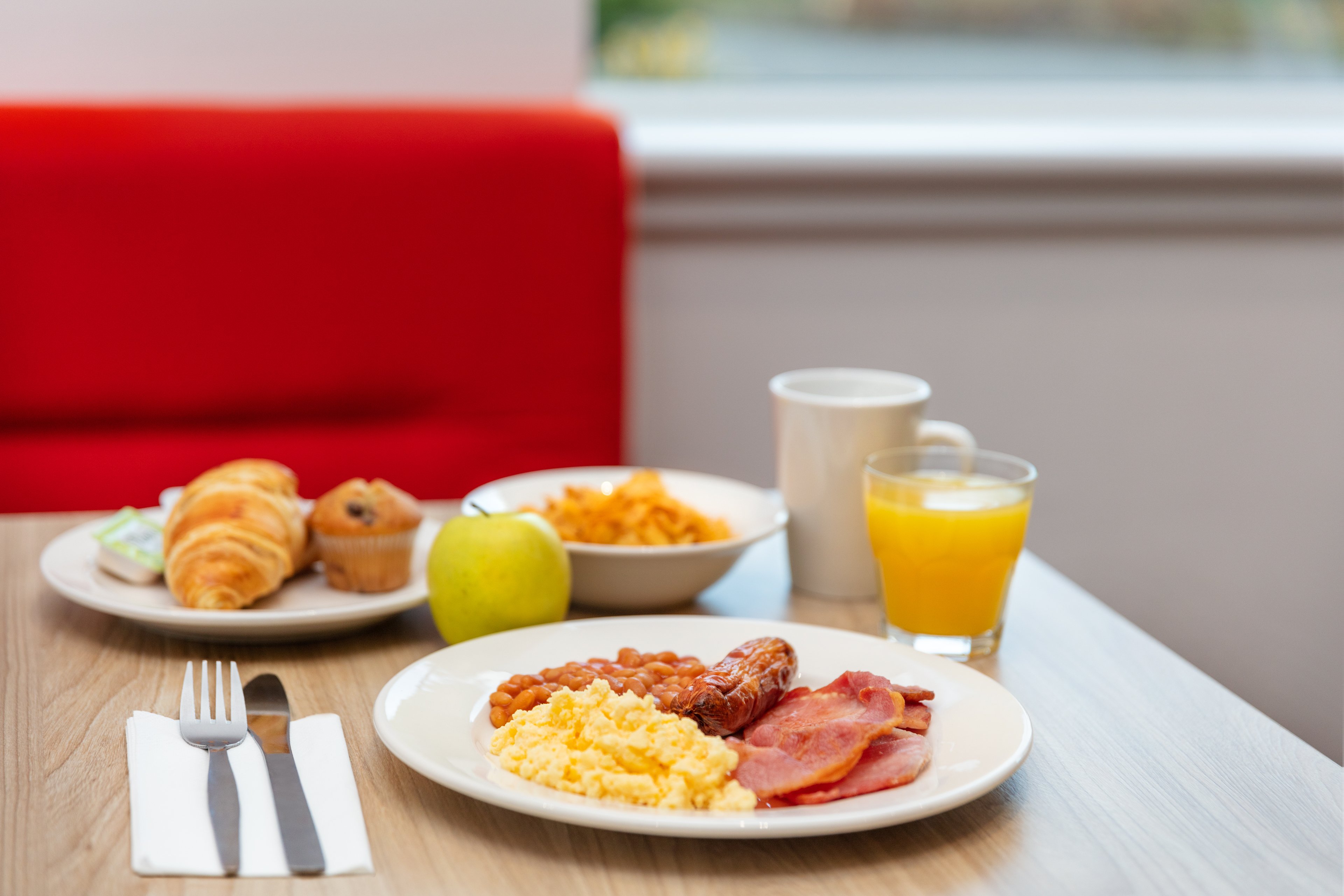 holiday inn express strathclyde park m74 jct 5