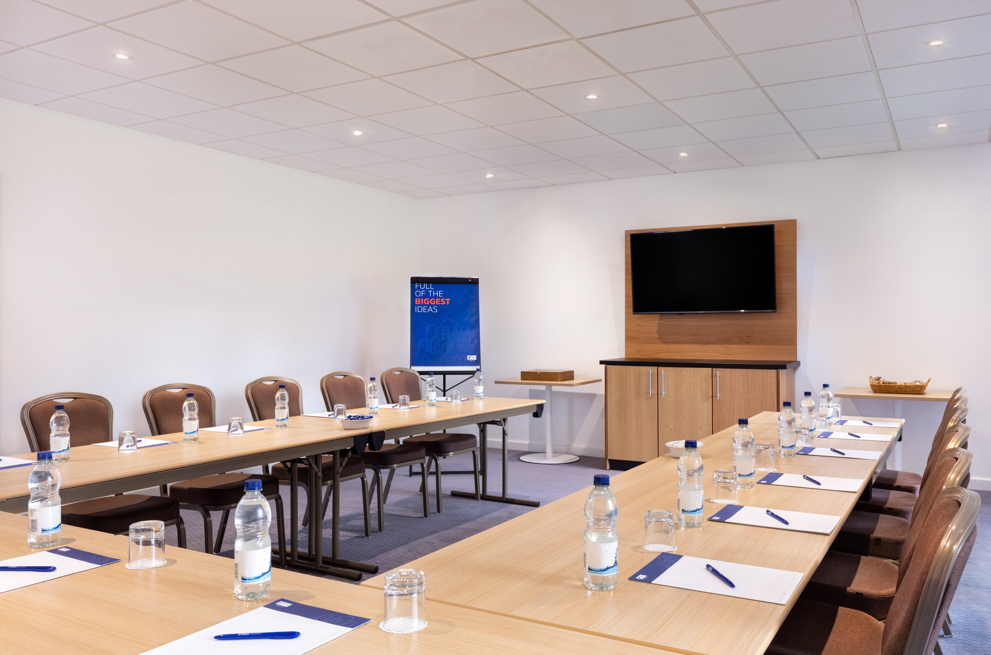 holiday inn express strathclyde park m74 jct 5