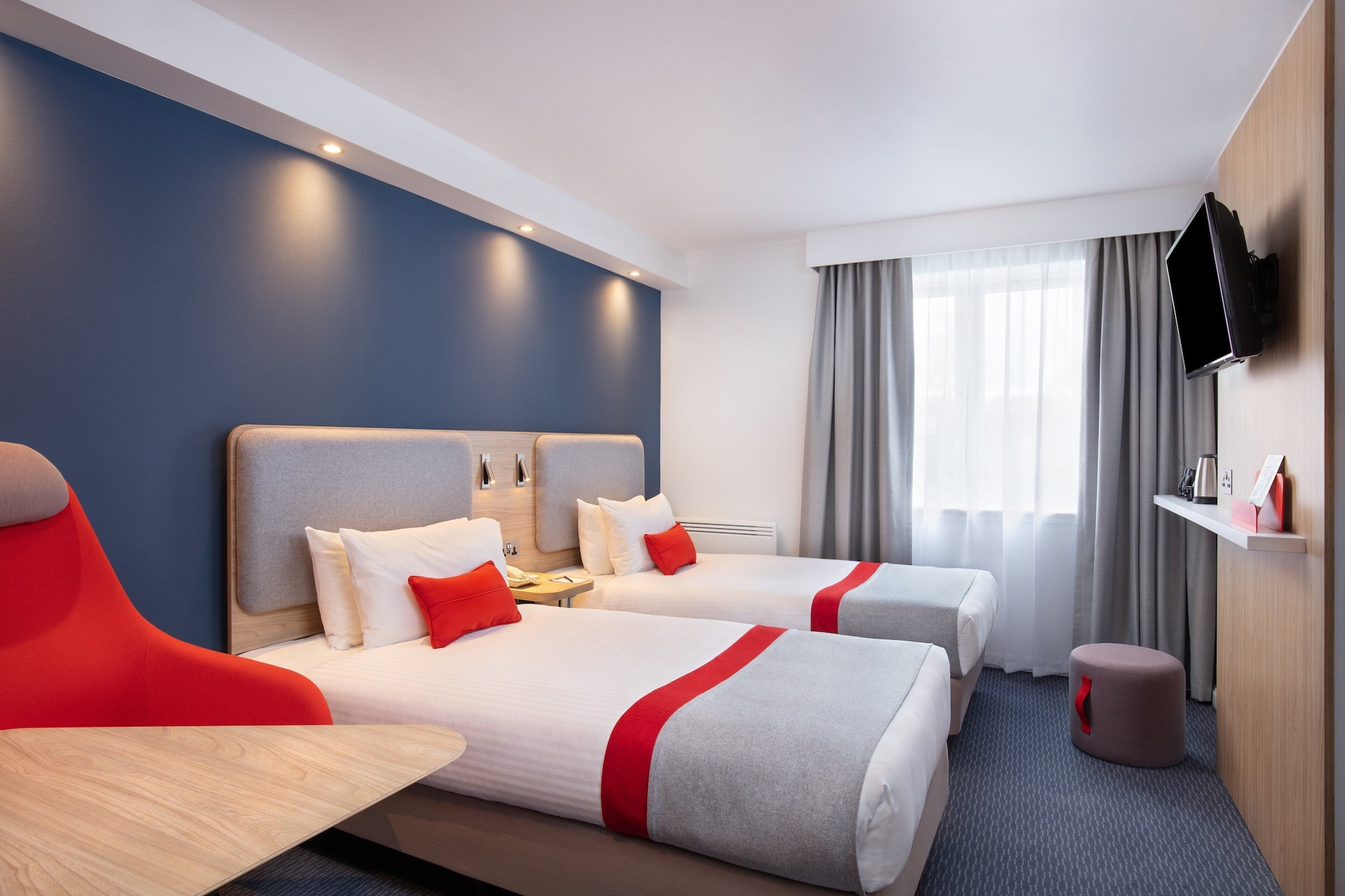 holiday inn express strathclyde park m74 jct 5