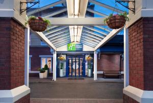 holiday inn express strathclyde park m74 jct 5