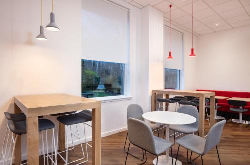 holiday inn express strathclyde park m74 jct 5