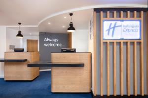 holiday inn express strathclyde park m74 jct 5