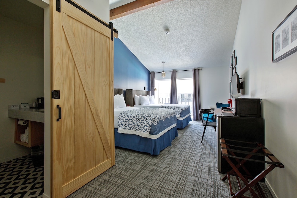 sideways inn