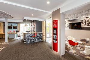 ibis lannion cote de granit rose