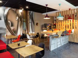 ibis lannion cote de granit rose