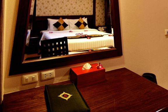 rayaburi hotel patong