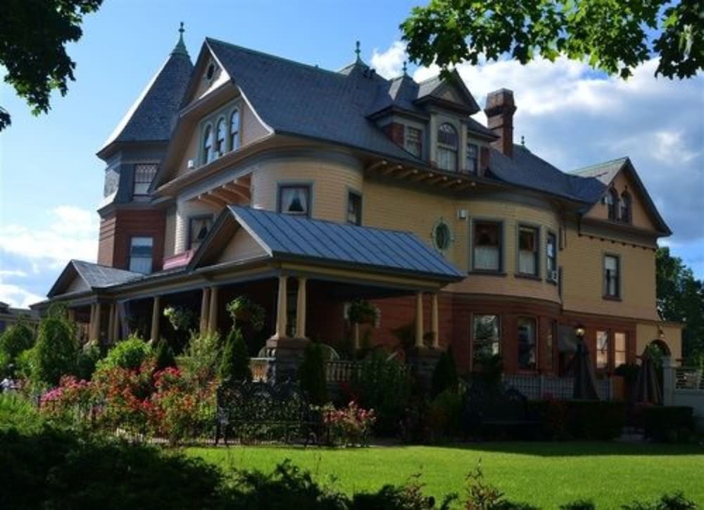 saratoga springs
