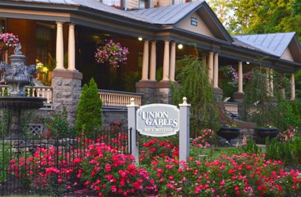 saratoga springs