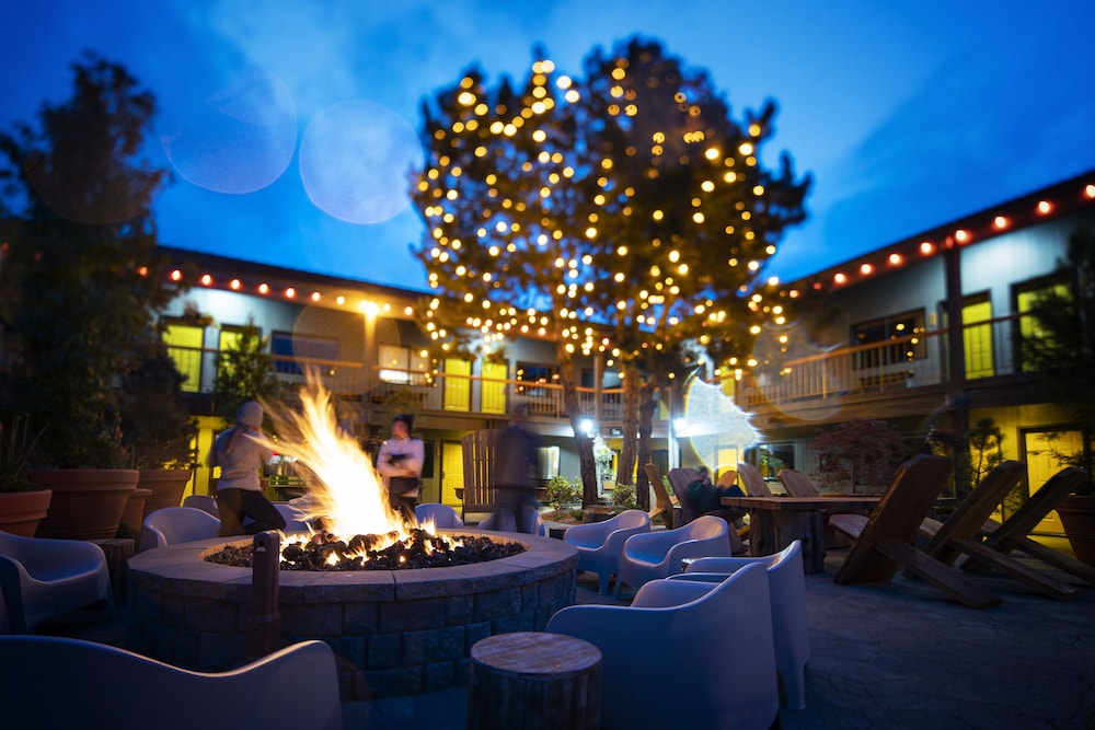 campfire hotel