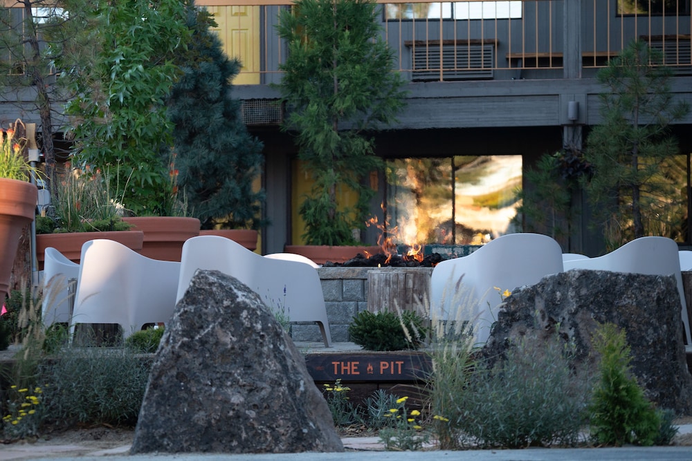campfire hotel