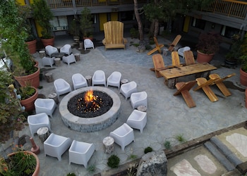 campfire hotel