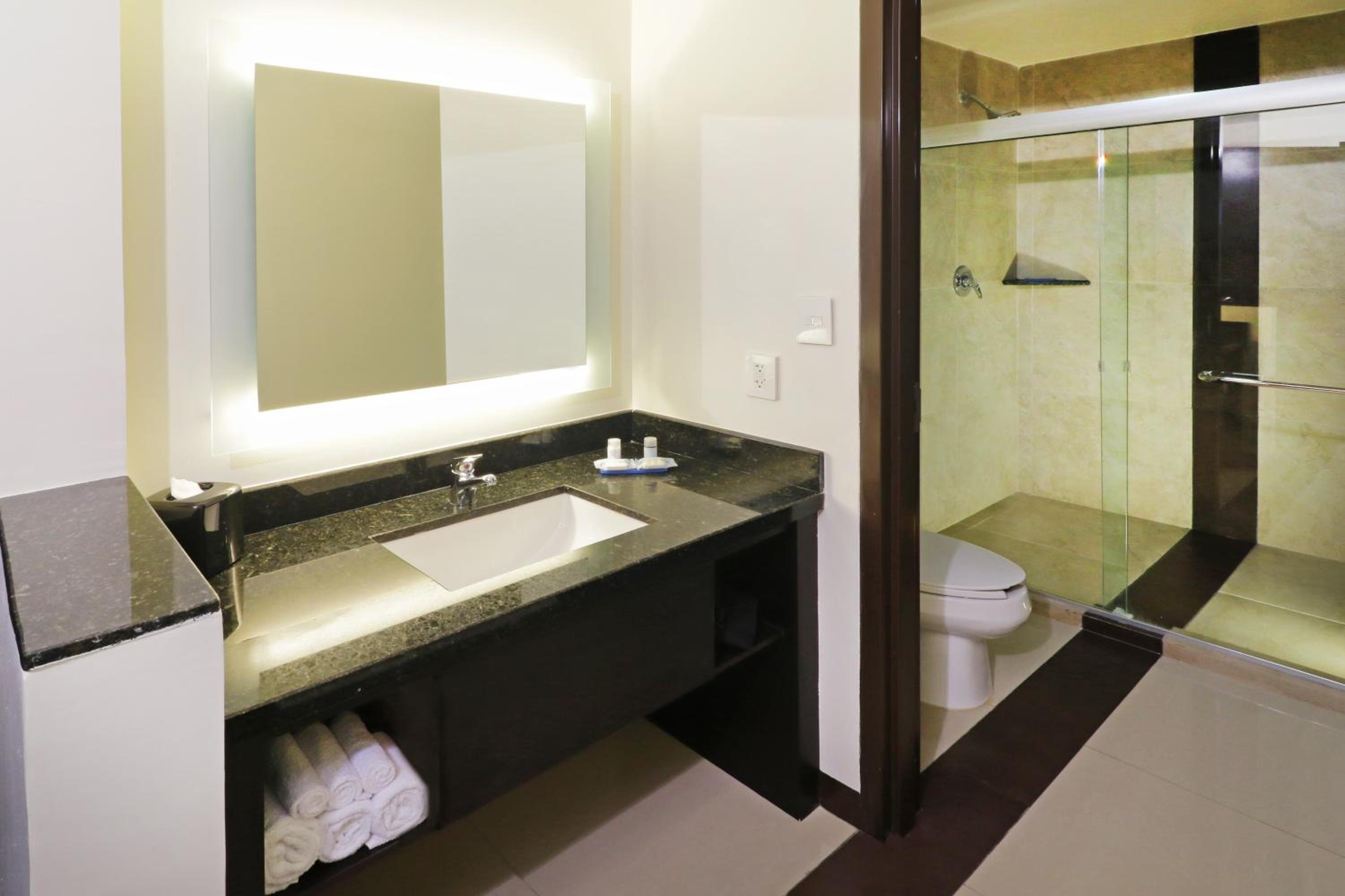 holiday inn express tuxpan an ihg hotel