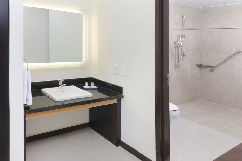 holiday inn express tuxpan an ihg hotel