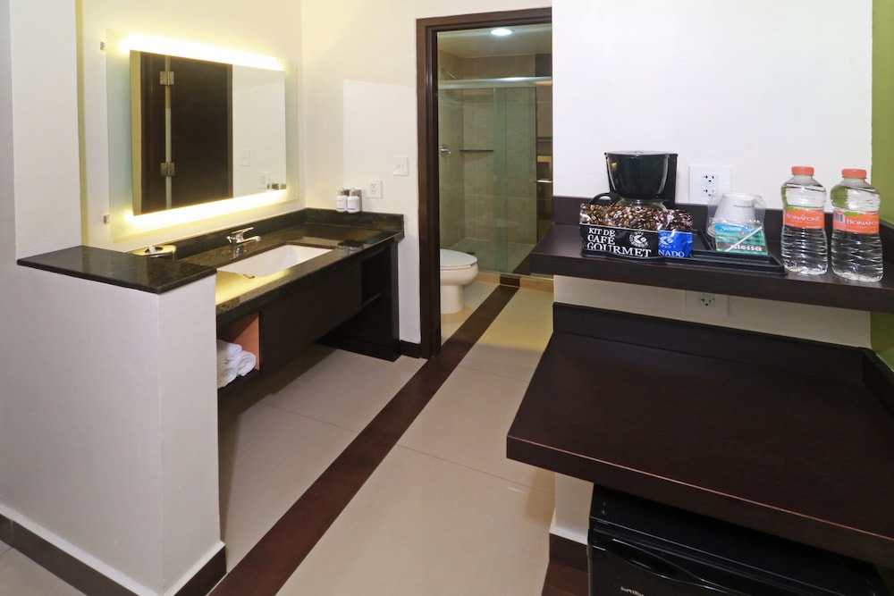 holiday inn express tuxpan an ihg hotel