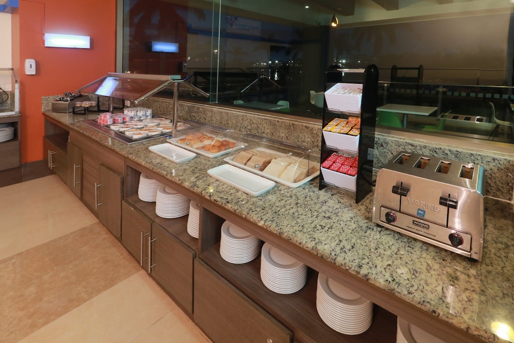 holiday inn express tuxpan an ihg hotel