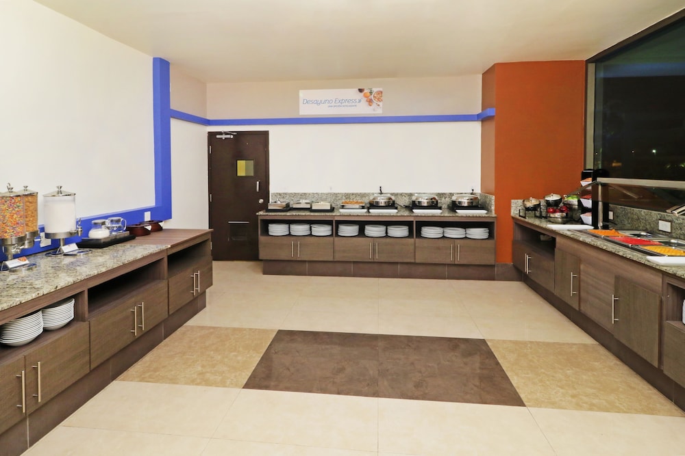 holiday inn express tuxpan an ihg hotel