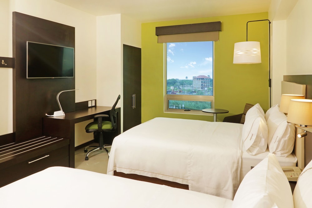 holiday inn express tuxpan an ihg hotel