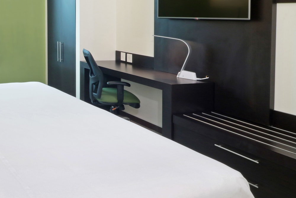holiday inn express tuxpan an ihg hotel