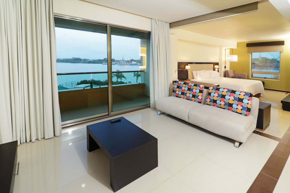 holiday inn express tuxpan an ihg hotel