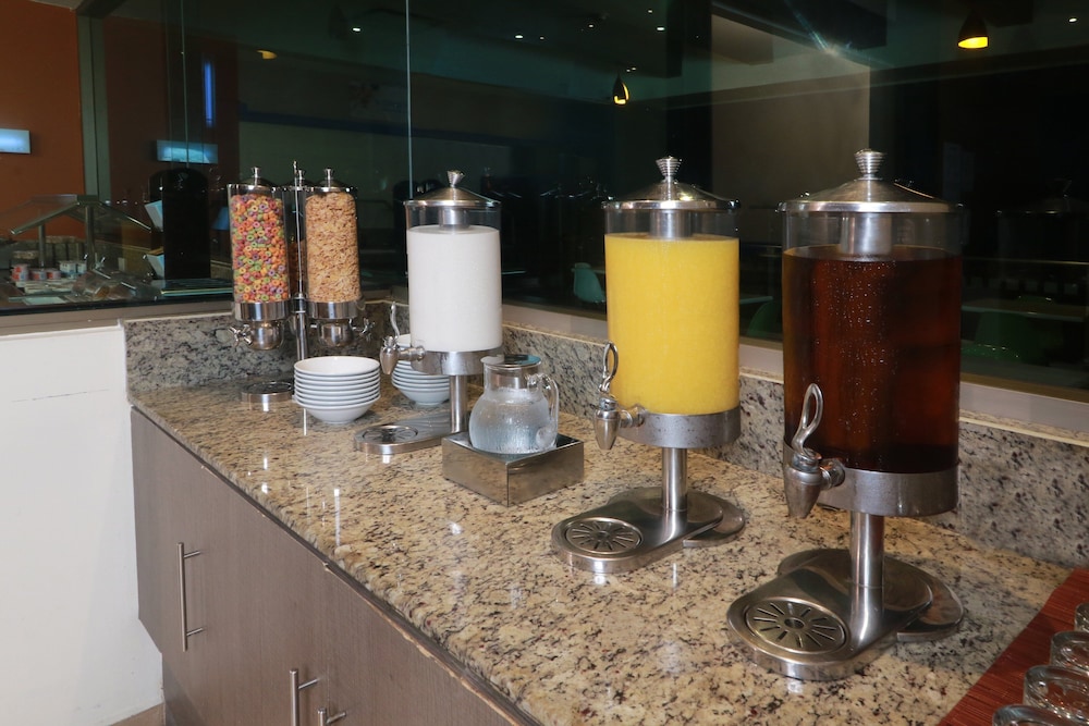 holiday inn express tuxpan an ihg hotel